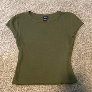 Women’s Rue 21 short sleeve crop top